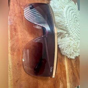 Quay Australia Get Right sunglasses with original case, purple fade
